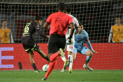 AFP 20250925 76TN94F v1 MidRes FblLibertadoresSaopauloLiga.jpg