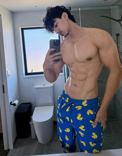 brownboyfitt 1753142175 3681945892623477038 70237079834.jpg