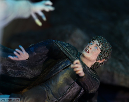 006 The Witchking and Frodo at Weathertop.jpg