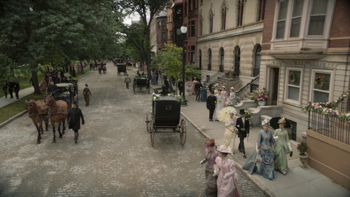 The.Gilded.Age.S02E01.You.Dont.Even.Like.Opera.1080p.AMZN.WEB DL.CZ SK EN.DDP5.1.H.264 NTb.mkv snaps.jpg