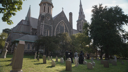 The.Gilded.Age.S02E01.You.Dont.Even.Like.Opera.1080p.AMZN.WEB DL.CZ SK EN.DDP5.1.H.264 NTb.mkv snaps.jpg