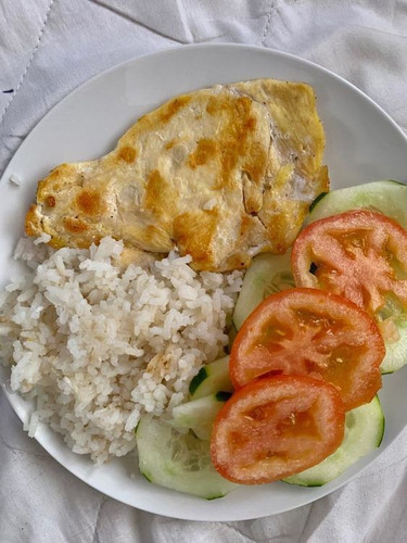 Grilled chicken with vegetables.