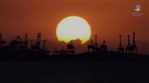 nyqAKhA3Jfy 6y0E.jpg