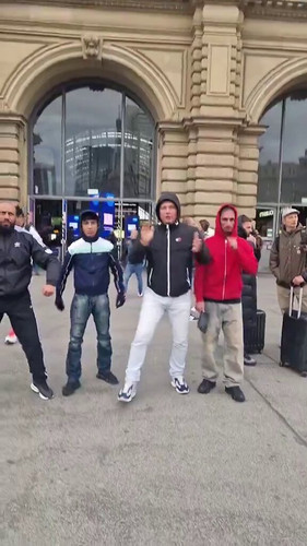 c2ND jq0R1D6AOX7.jpg