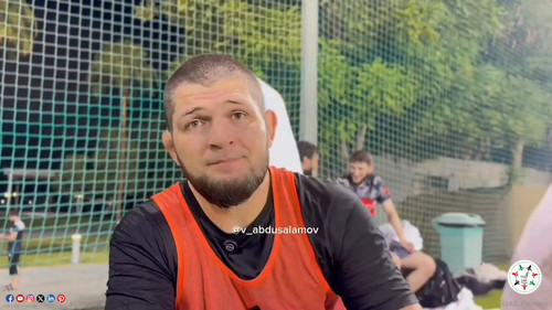 Aq HIQ7Uf75XR7UZ.jpg