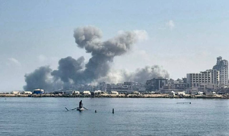 الاحتلال يقتحم منطقة الشاطئ الشمالي غربي مدينة غزة ويفجر عدداً من المنازل الفلسطينية....