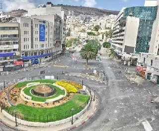 صورة لميدان الشهداء في مدينة نابلس قبل قليل مع استمرار اقتحام المحافظة حتى الآن...