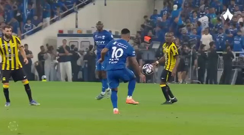 7hWWj 8z1vD2ze5Y.jpg