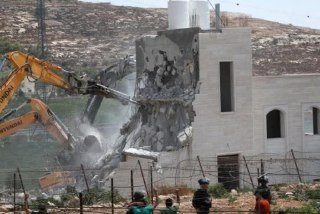 متابعة| منظمة البيدر الحقوقية للدفاع عن حقوق البدو: نفذت قوات الاحتلال الإسرائيلي اليوم الاثنين عملية هدم لمبنيين في قرية مرج غزال شمال مدينة أريحا، أ...