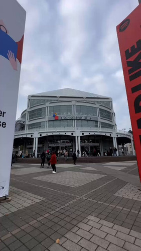 DJZPEK RFlFkgGrY.jpg