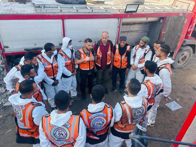 الدفاع المدني في غزة: تمكنا من إعادة دفن 50 جثمانا من مقبرة بيت لاهيا جرفتها آليات الاحتلال....