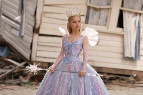 Ariana Grande is Glinda in WICKED FOR GOOD, directed by Jon M. Chu..jpg