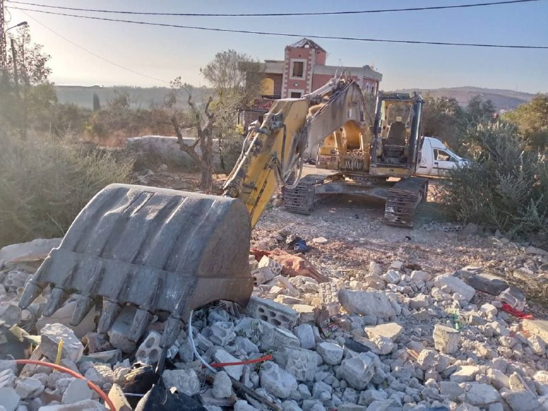 مصادر لبنانية: الغارة الأخيرة من مُسيرة تابعة للاحتلال استهدفت حفاراً في بلدة بليدا جنوب لبنان....