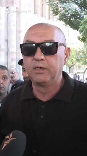 tht2oj 5R0ofrPZO.jpg