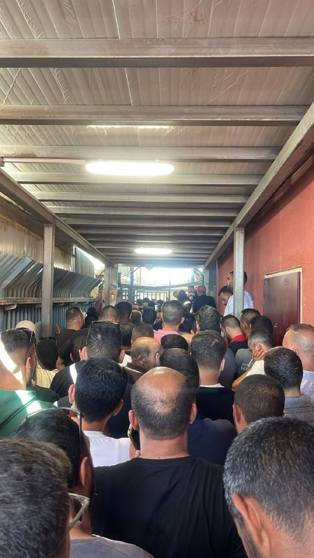 الاحتلال يفرض على أهالي بلدات بيت إكسا والنبي صموئيل وحي الخلايلة استلام بطاقات خاصة للسماح لهم بدخول بلداتهم في شمال غرب القدس وتقييد حركتهم....