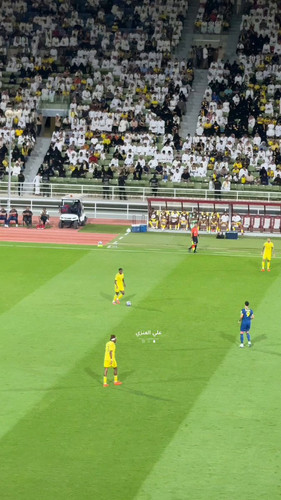 qEpeM j0y2ew zHR.jpg