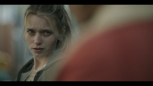 Black.Rabbit.S01E02.The.Black.Rabbits.1080p.NF.WEB DL.CZ EN.DD+5.1.Atmos.H.264 FLUX.mkv snapshot 00.