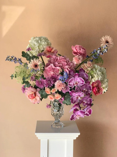 Buy Luxury Flowers in Abu Dhabi.jpg