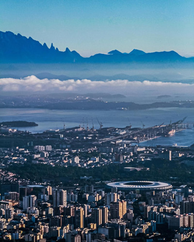 infeliz e aquele que não sabe admirar a Beleza de um céu azul. ~ manuela sevach ~ (Bom dia) #sec.jpg