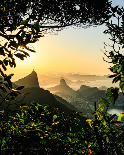 Paisagem Natural da janela! (Boa noite) Floresta da Tijuca Rio de Janeiro 🇧🇷#cartaopostal #cid.jpg