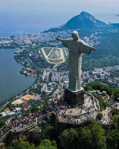 E ou não é um espetáculo Me conta aqui qual parte da cidade vocês mais ama! (Bom dia) Cristo red.jpg