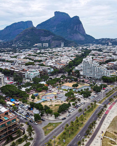  PRAÇA DUO VISTA DE CIMA Toda vez que eu levanto o Drone, percebo como os lugares que eu vou fi.jpg