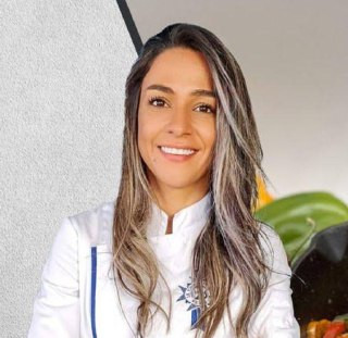 صحيفة يديعوت أحرونوت تهاجم الشيف الأردنية ياسمين ناصر بسبب وصفاتها الموجهة إلى غزة....