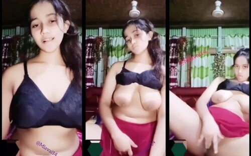 Horny Deshi Mal Shows Nude Body and Fingering