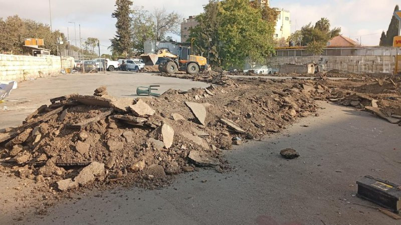 جرفت آليات تابعة لسلطات الاحتلال أرضًا مخصصة لعرض وبيع السيارات تعود لعائلة الكولغاصي، وذلك في مدينة القدس المحتلة....