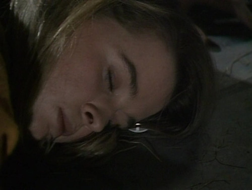 Thriller s1e9 The Eyes Have It Sinead Cusack fall.jpg