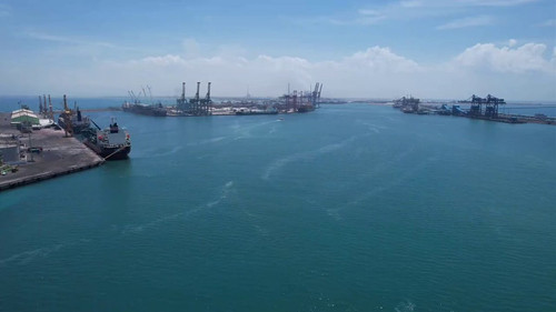 H CMGf9TJAXxXmiQ.jpg