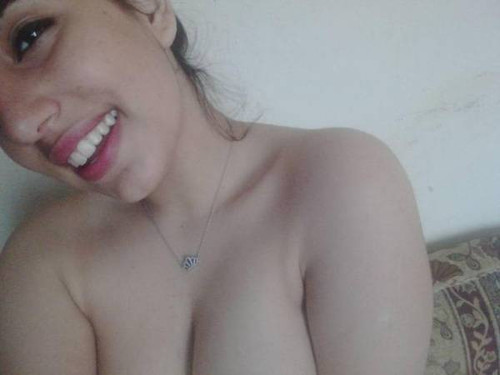 بنوته فاجره عوده ملفوف ملامحها فاجره جسمها بيضرب نار حرفيا
