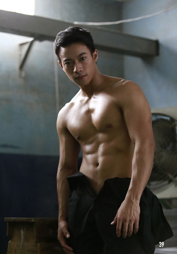 naGUY 5 (39).png