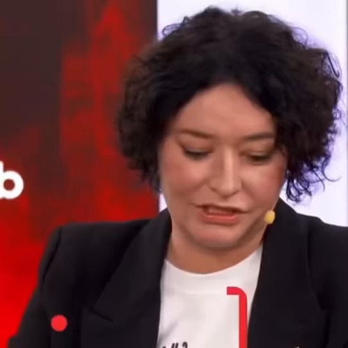 zdKWHF1D1cO 8H7A.jpg