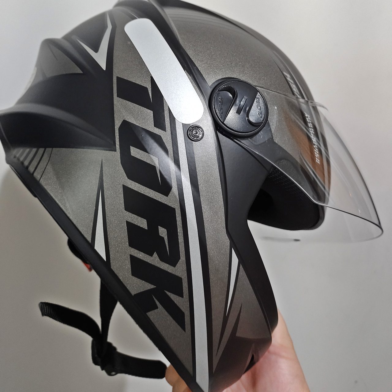 Capacete Moto Esportivo Fechado Pro Tork R8 Viseira Cristal