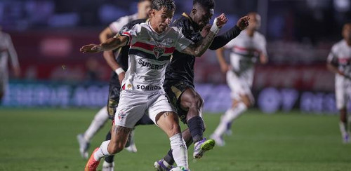 ferreirinha em acao durante sao paulo x atletico nacional jogo da libertadores 1755656601345 v2 615x.jpg
