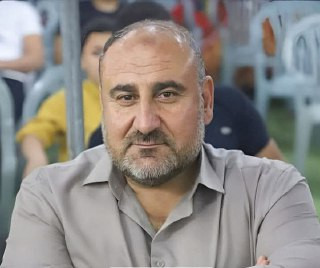 مصادر محلية أفادت بأن قوات الاحتلال اعتقلت الأستاذ يوسف أبو راس عقب اقتحامها منزله في قرية الطبقة الواقعة جنوب الخليل....