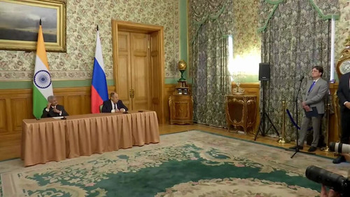 qk2 dDMK2eNF U8o.jpg