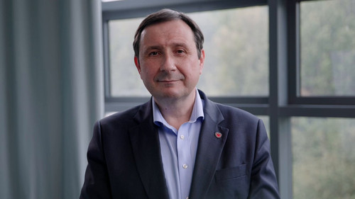 fR NZJzOAhksitIb.jpg