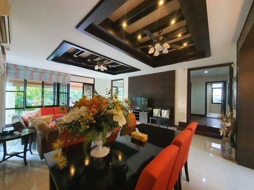 S 7299122 0.jpg