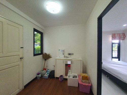 S 7299125 0.jpg
