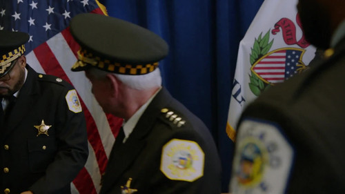 Chicago.P.D.Distrito.21.S10E01.Deixa.Sangrar.1080p.GLBO.WEB DL.AAC2.0.H.264.DUAL SiGLA 002.jpg