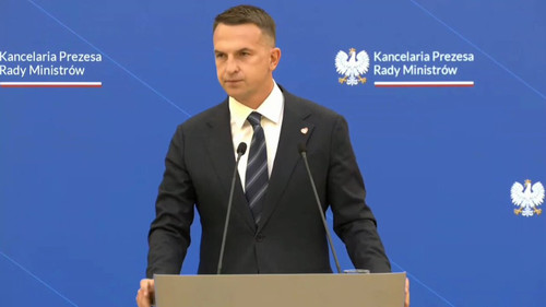 D0fehqSjJIKYtNfi.jpg