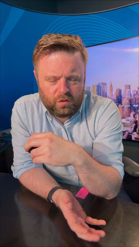 poQmVq2AfsrnmICn.jpg