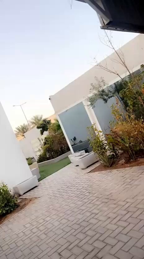 VMefbd8A0ziaD7Ad.1