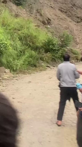 pVBzYaz6Di3qqwN .jpg