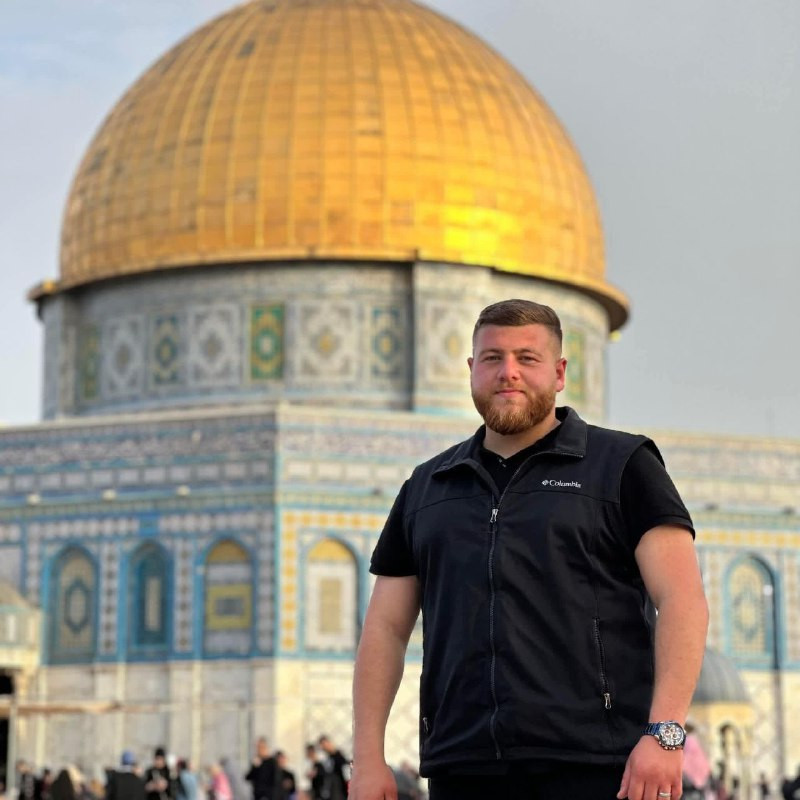 قوات الاحتلال تقتحم منزل عائلة الشاب أحمد أيمن جرابعة في قرية بيتين شمال شرق مدينة البيرة وتعتقله بعد المداهمة....