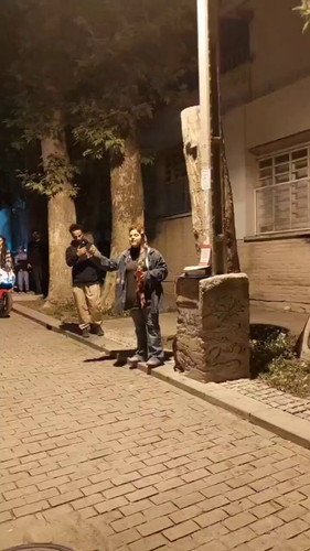 kHaSG6DVOSmcskyI.jpg