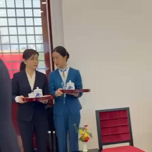 aZwPU15jaTmVCQrJ.jpg