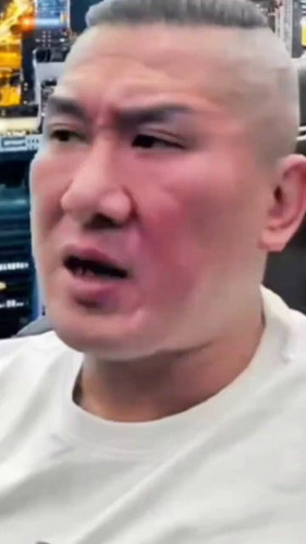 FEwCAFzqEhUOinIe.jpg